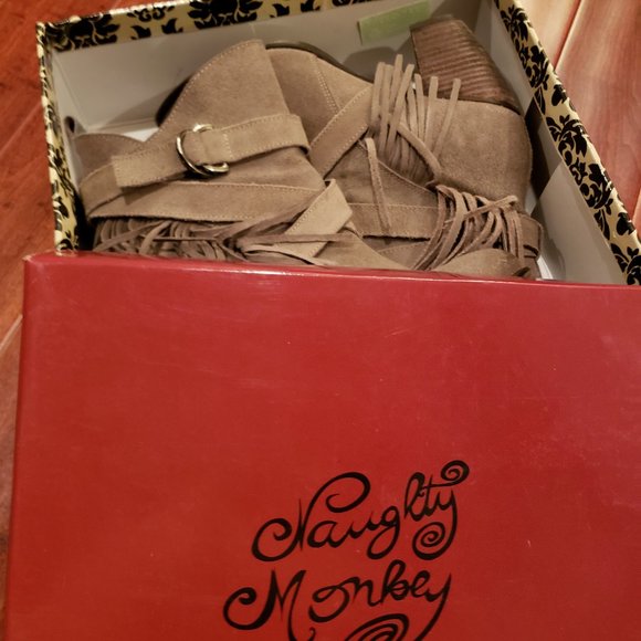 Naughty Monkey size 8.5 ankle boot - Picture 9 of 10